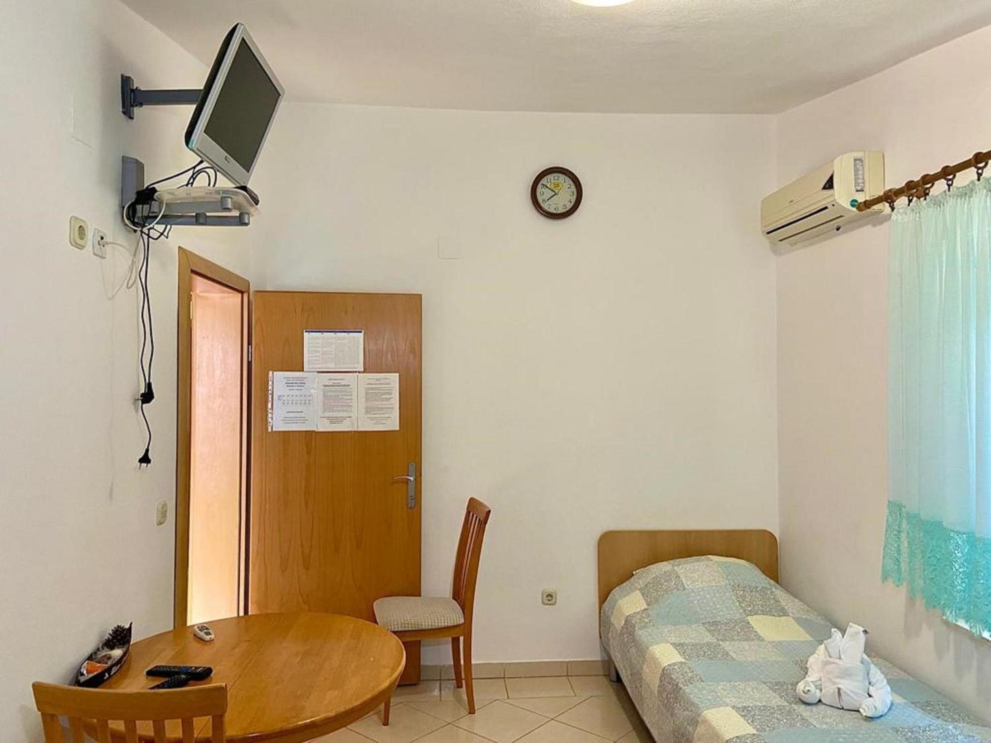 Apartments Tiho & Jelena ブラチェ エクステリア 写真