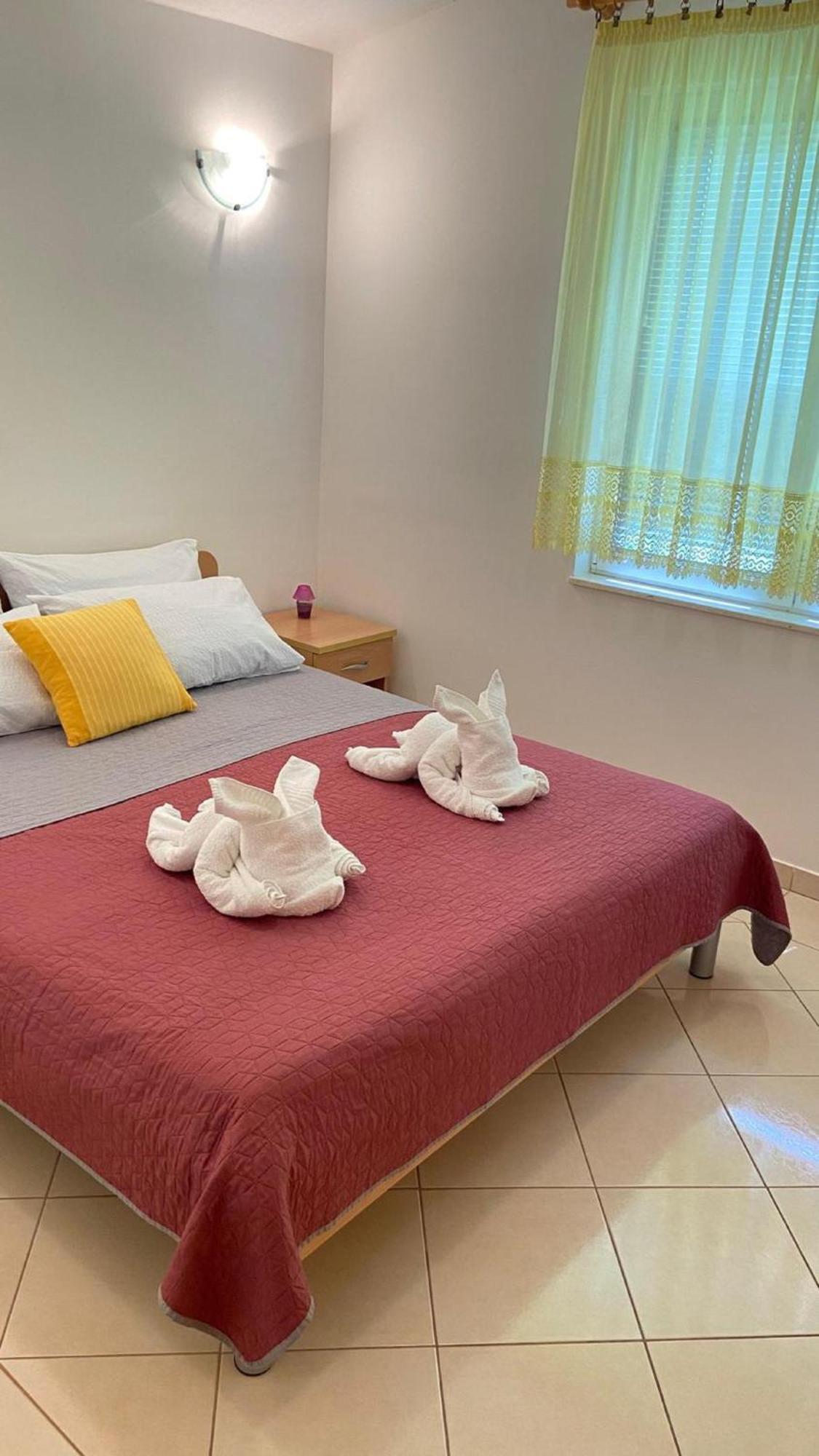 Apartments Tiho & Jelena ブラチェ エクステリア 写真